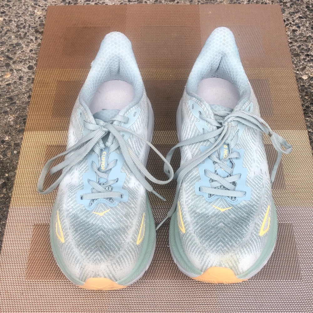 Light Blue Running Sneakers with Yellow Accents, Women’s Size 8 - Picture 2 of 8